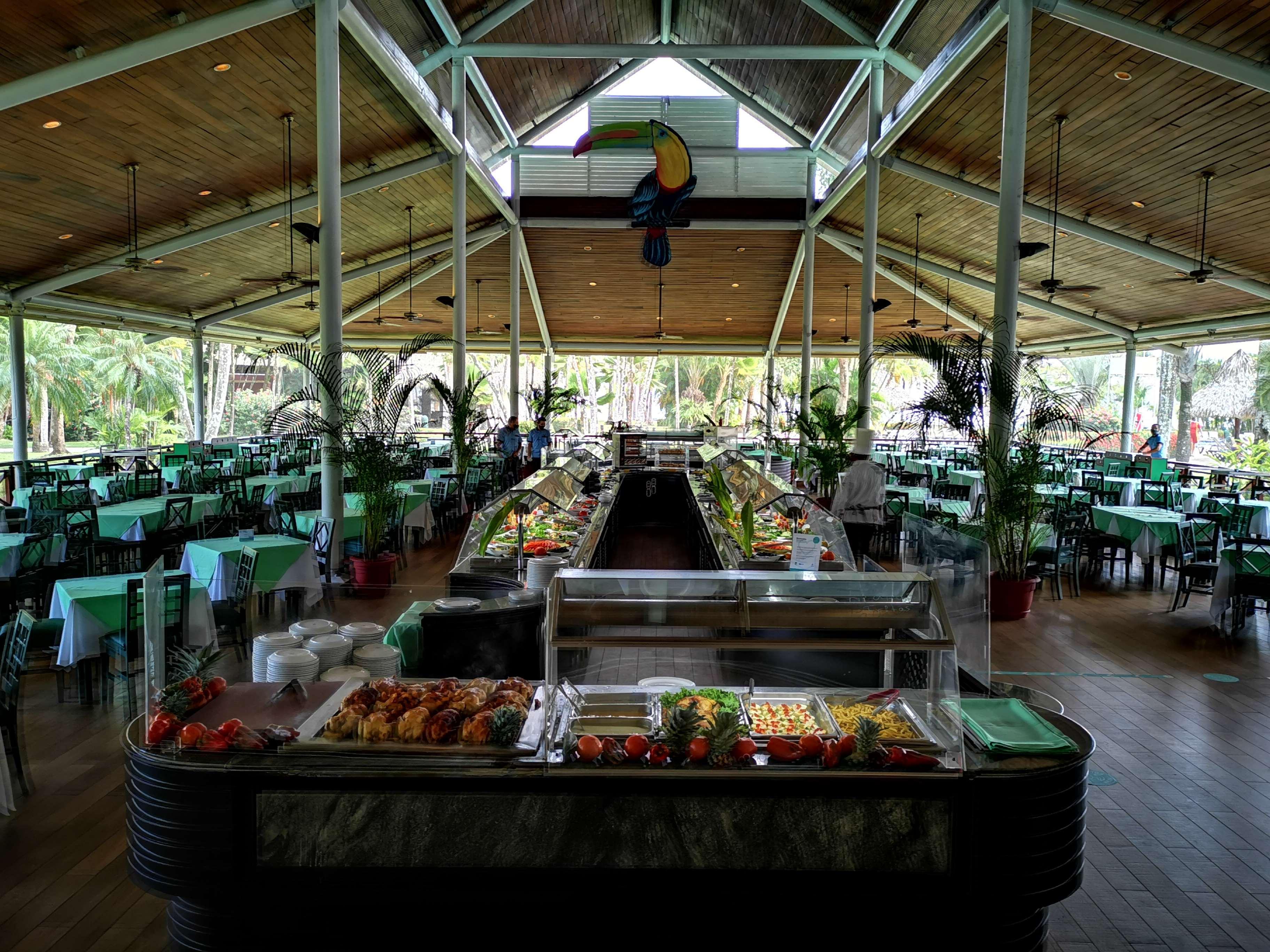Barcelo Tambor Hotell Tambor  Exteriör bild The buffet at the restaurant